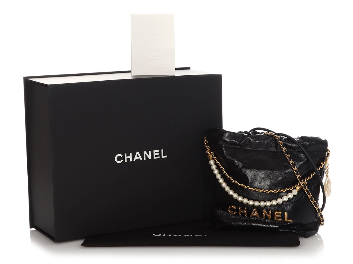 Chanel Mini 22 Black Quilted Glazed Calfskin Hobo With Pearl Strap - Image 2