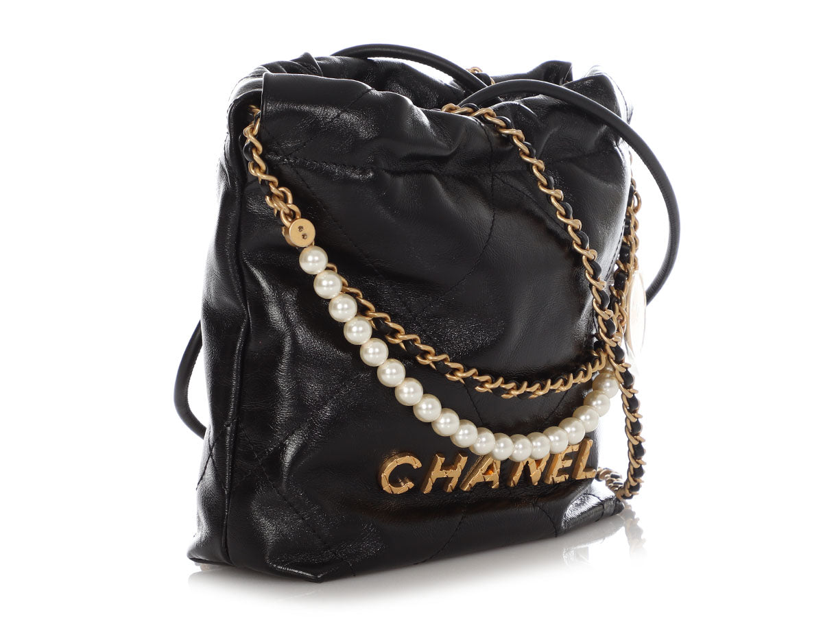 Chanel Mini 22 Black Quilted Glazed Calfskin Hobo With Pearl Strap - Image 6