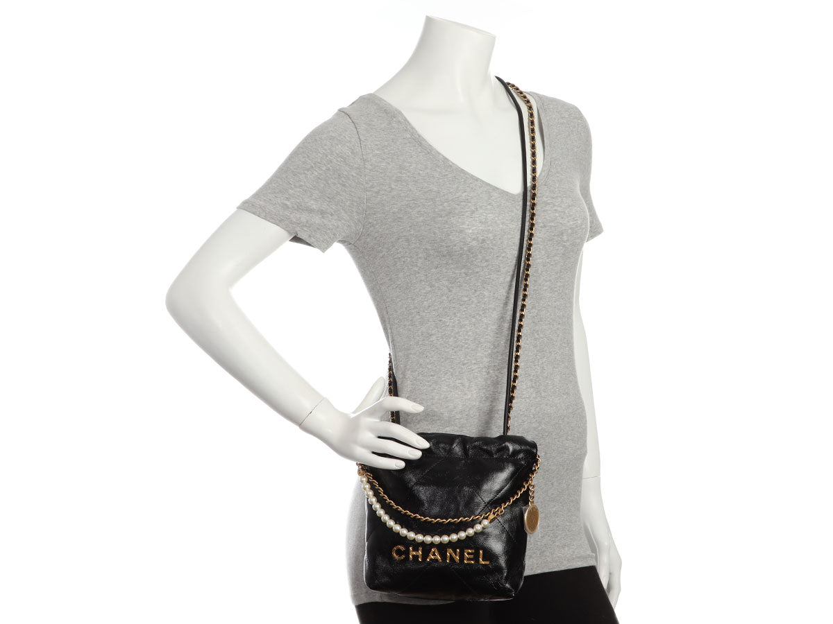 Chanel Mini 22 Black Quilted Glazed Calfskin Hobo With Pearl Strap - Image 10