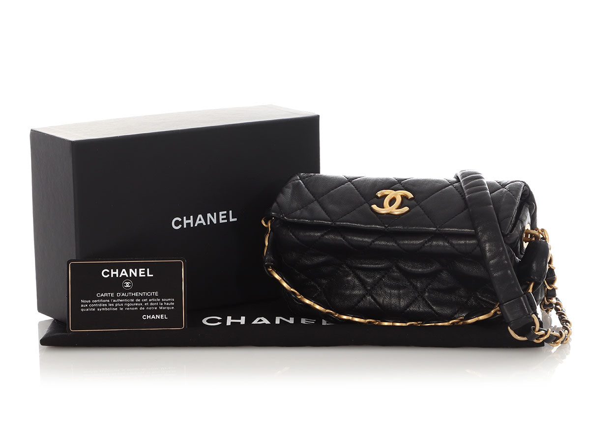 Chanel Small Black Crumpled Quilted Lambskin CC Links Shoulder Bag - Image 2