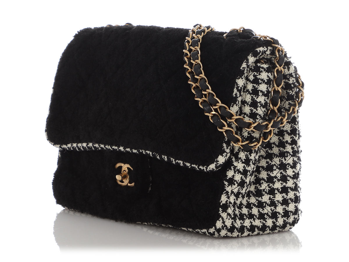 Chanel Jumbo Black Shearling and Houndstooth Single Flap - Image 4