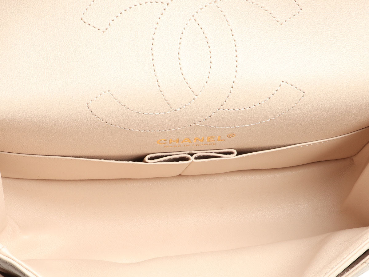 Chanel Ecru Quilted Aged Calfskin 2.55 Reissue 225 - Image 9