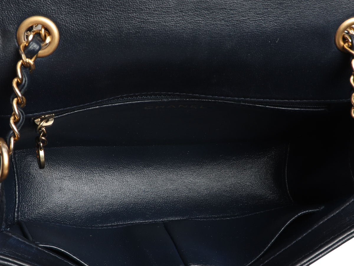Chanel Navy Calfskin Reversed Chevron Envelope Flap Bag - Image 9