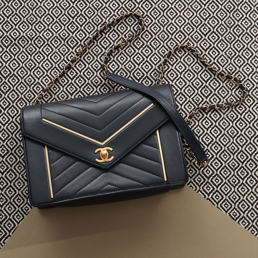 Chanel Navy Calfskin Reversed Chevron Envelope Flap Bag - Image 2