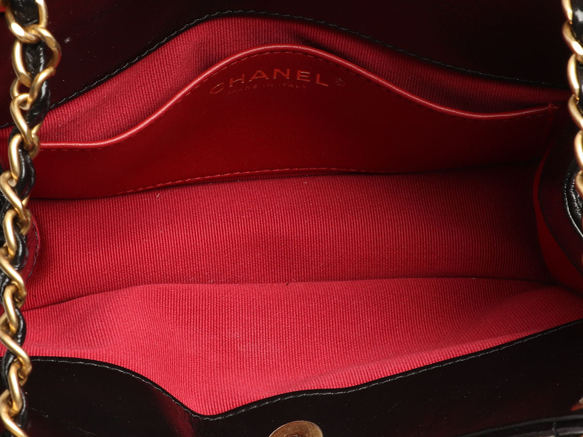 Chanel Small Black Quilted Shiny Calfskin Wavy CC Hobo - Image 10