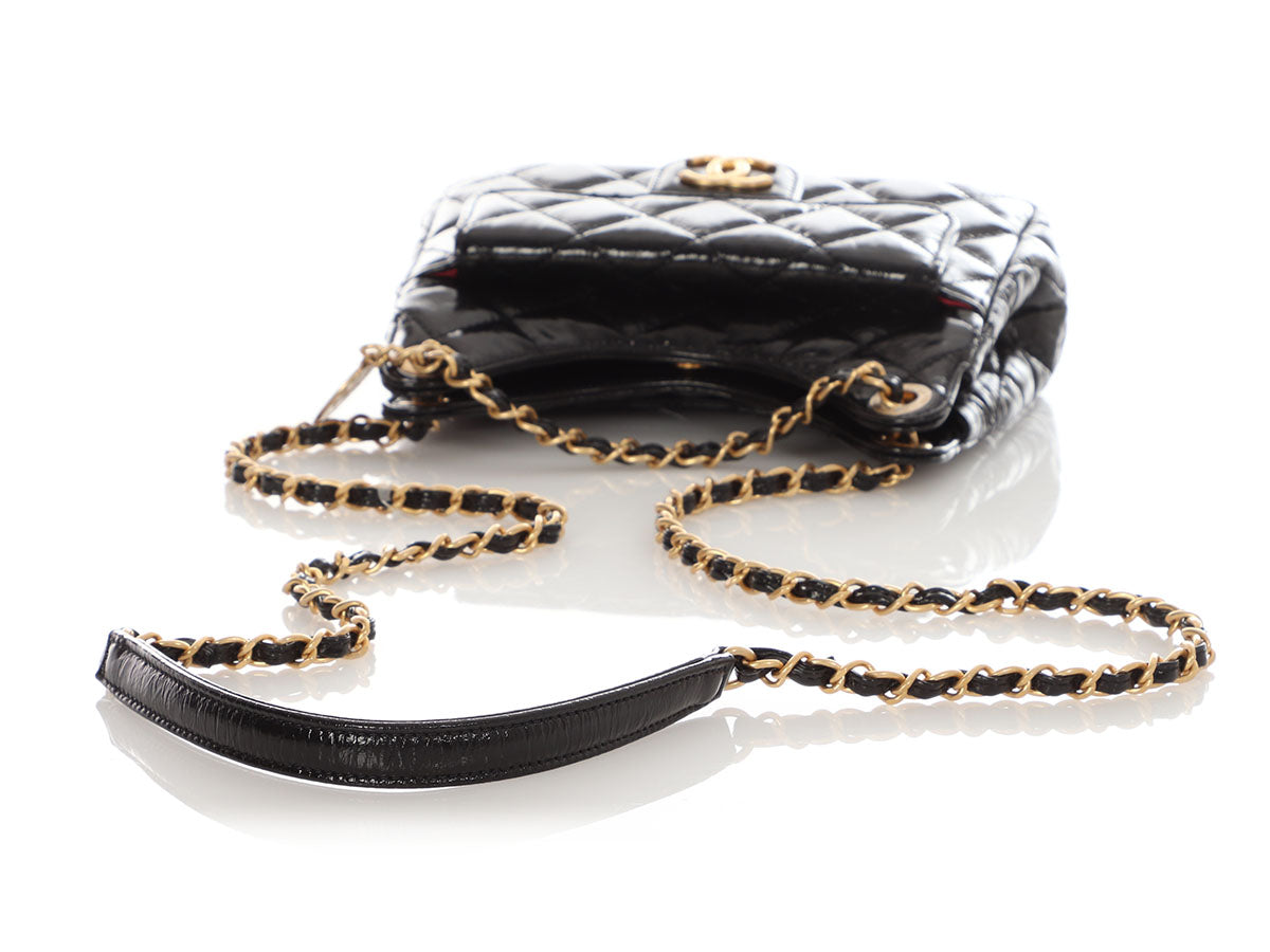 Chanel Small Black Quilted Shiny Calfskin Wavy CC Hobo - Image 9