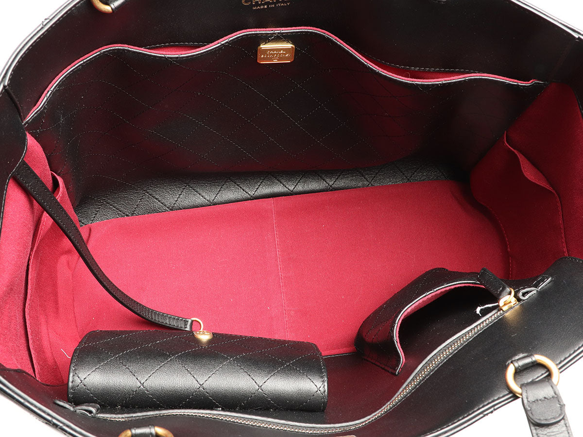 Chanel Large Black Quilted Calfskin Book Pocket Tote - Image 8