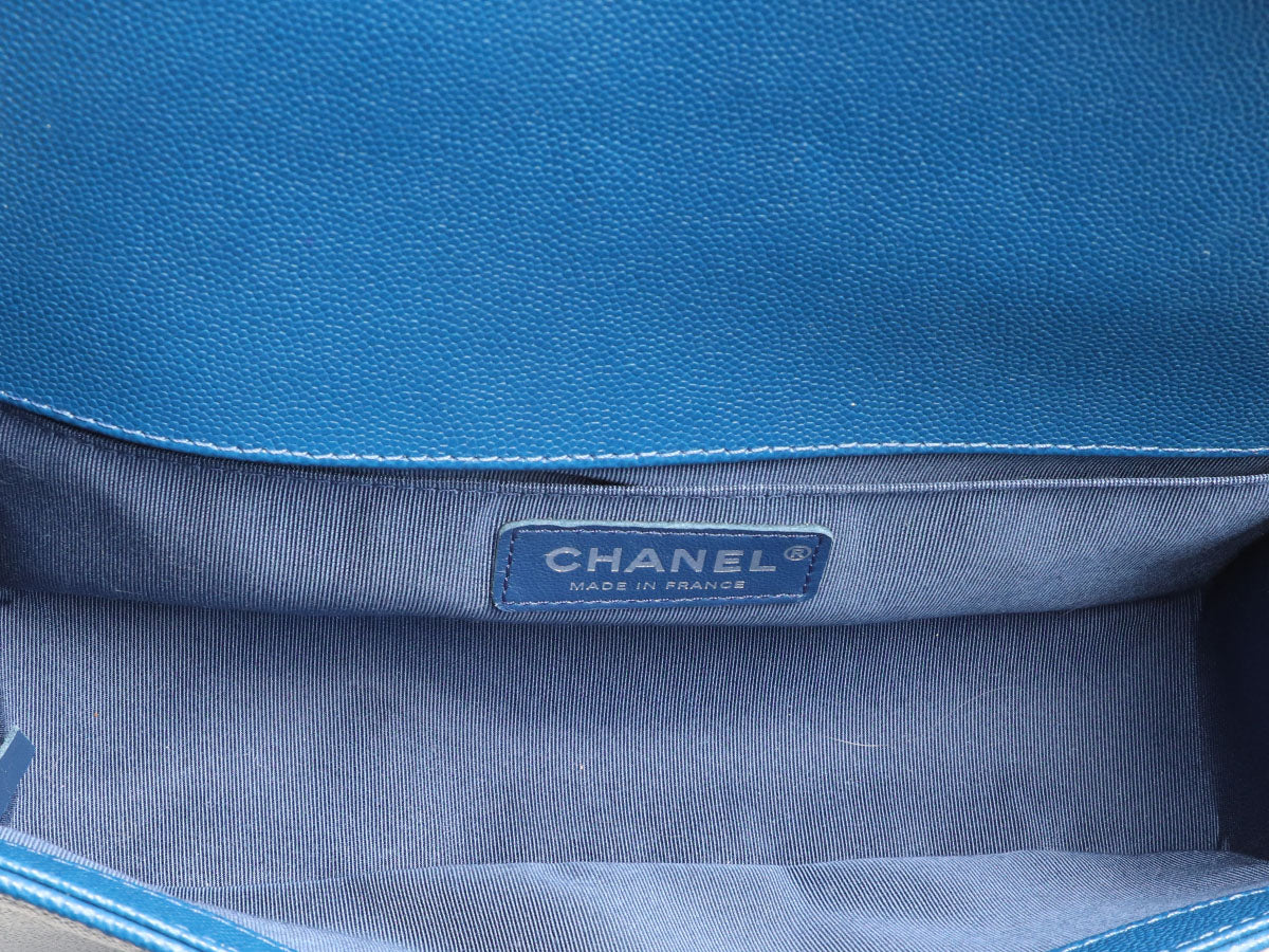 Chanel Old Medium Blue Quilted Caviar Boy Bag - Image 9