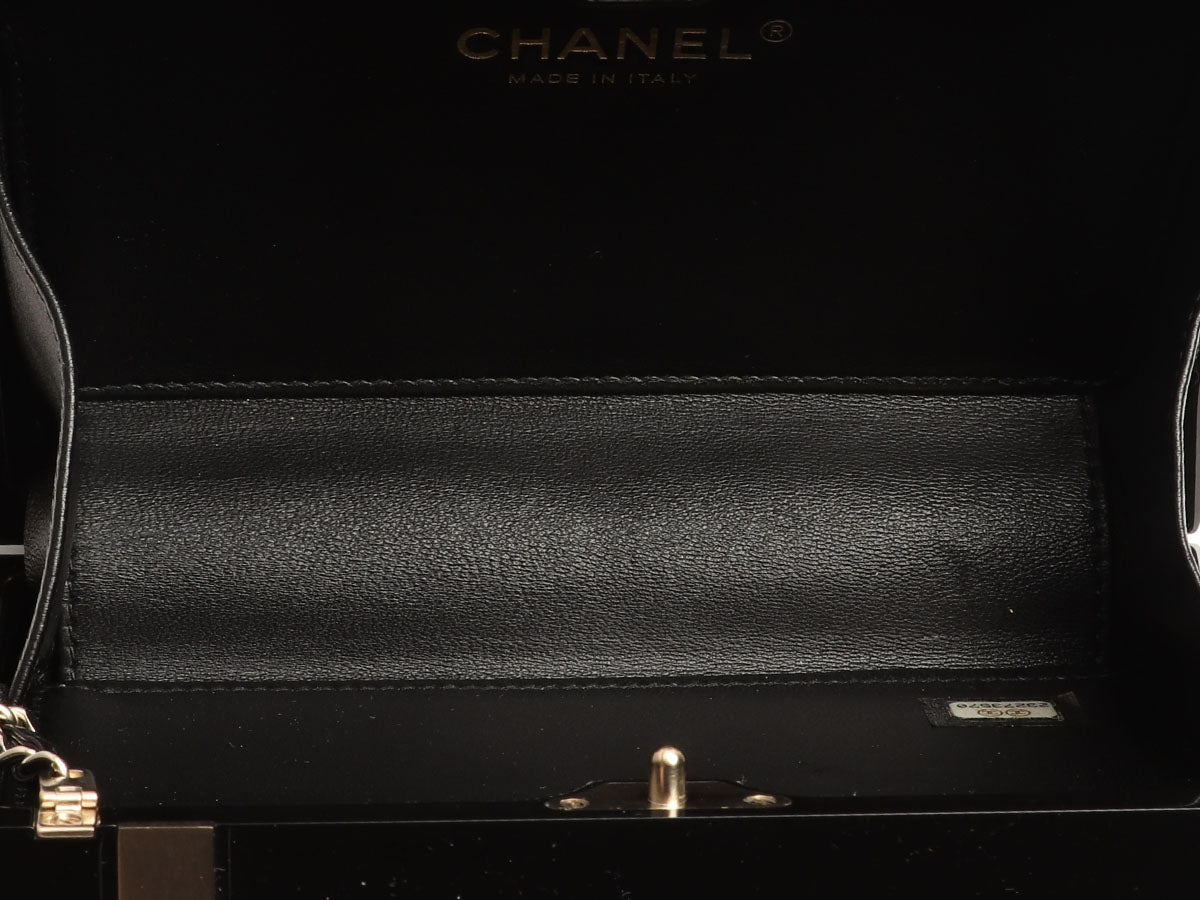 Chanel Plexiglass Gift Box Minaudière - Image 10