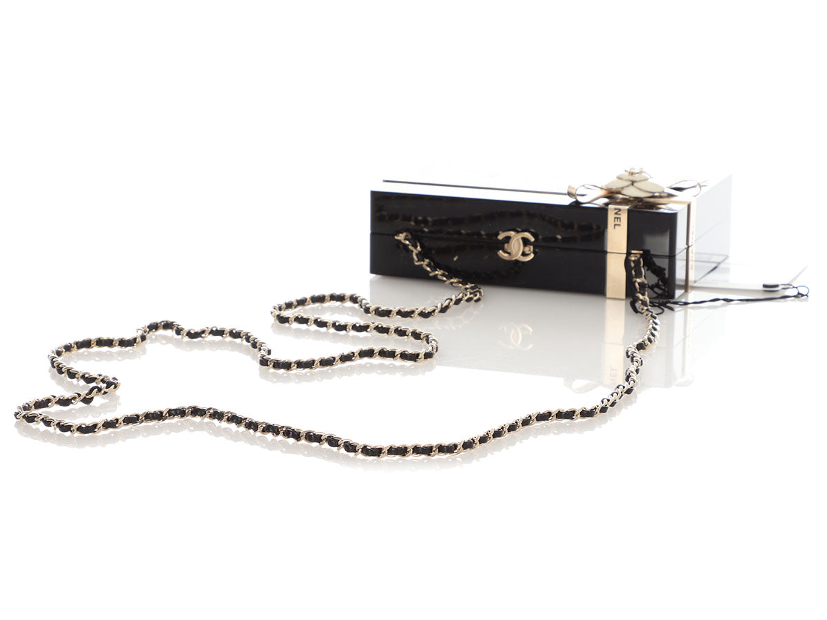 Chanel Plexiglass Gift Box Minaudière - Image 9