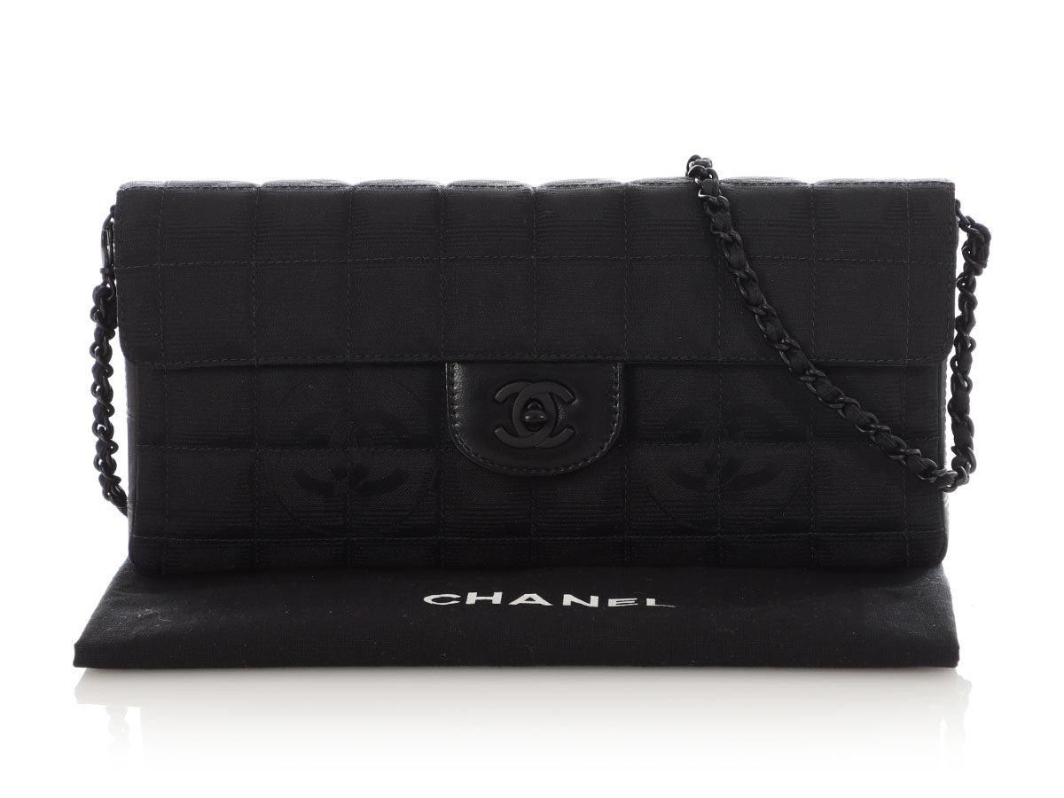 Chanel Black Quilted Nylon East/West Travel Ligne Flap - Image 2