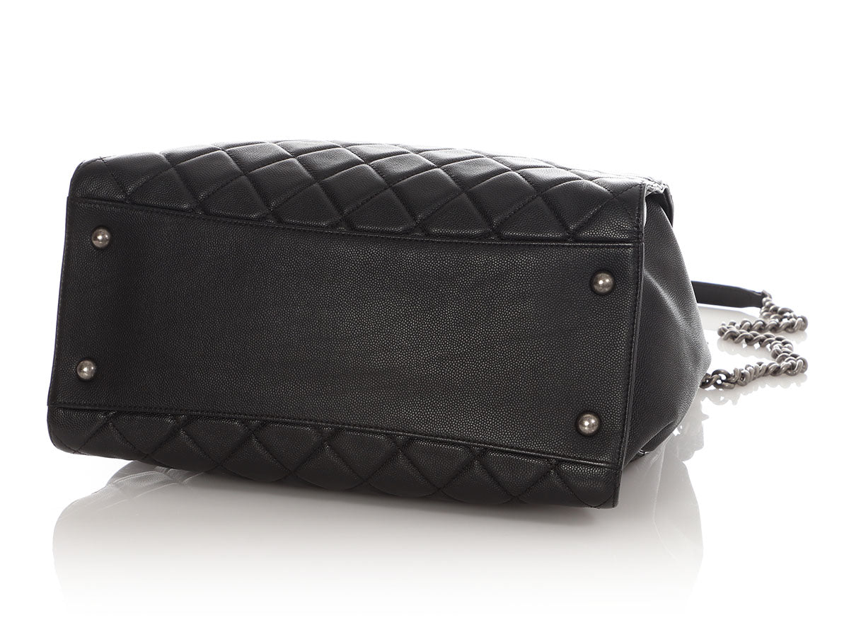 Chanel Large Black Quilted Soft Caviar CC Accordion Bucket Bag - Image 5