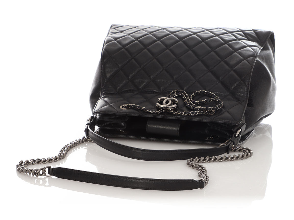 Chanel Large Black Quilted Soft Caviar CC Accordion Bucket Bag - Image 6