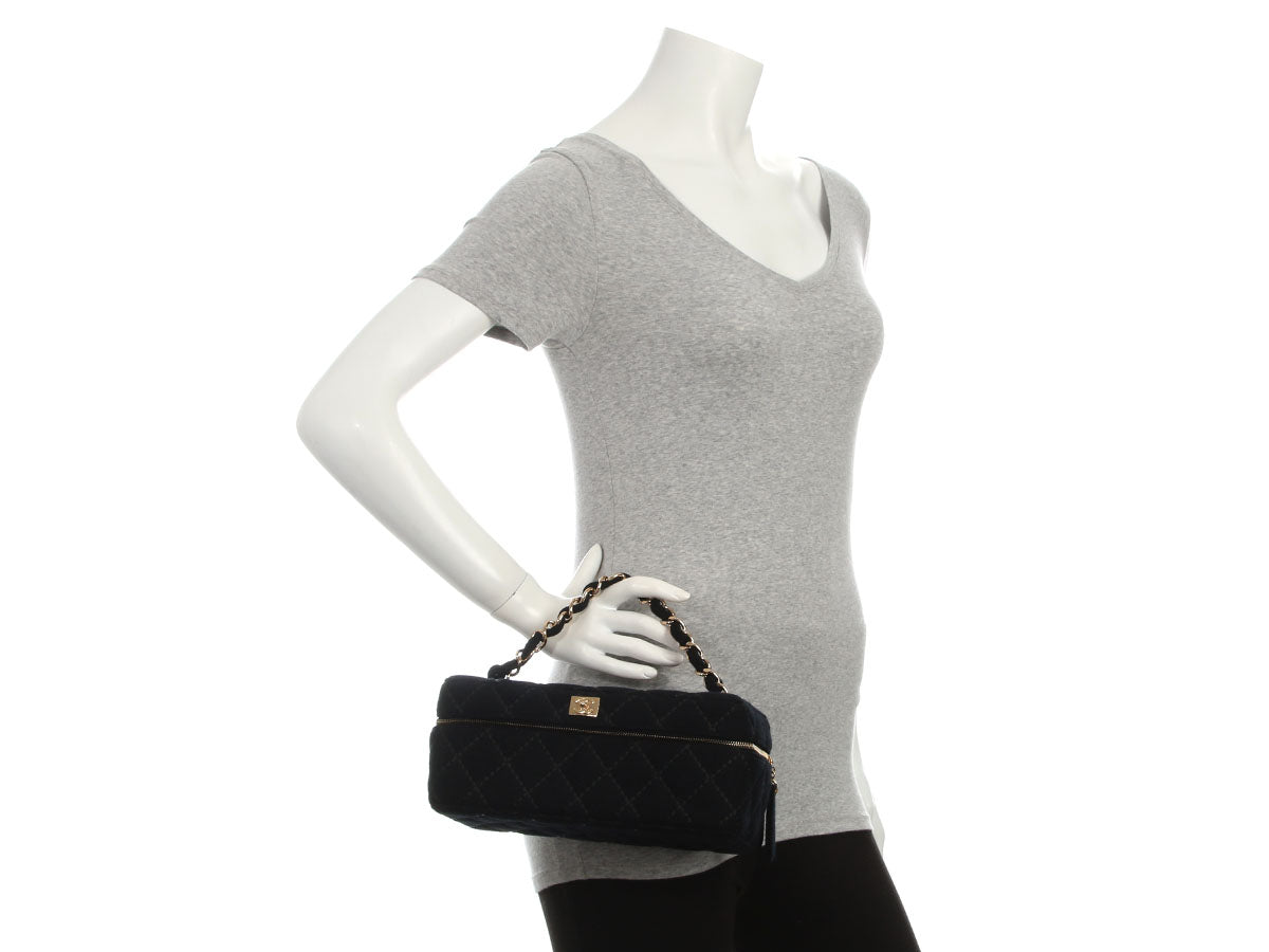 Chanel Vintage Black Jersey Vanity Case - Image 9