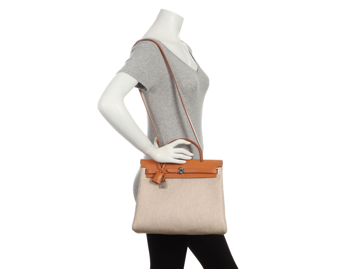 Hermès Beige Toile and Gold Vache Hunter Herbag 31 - Image 12