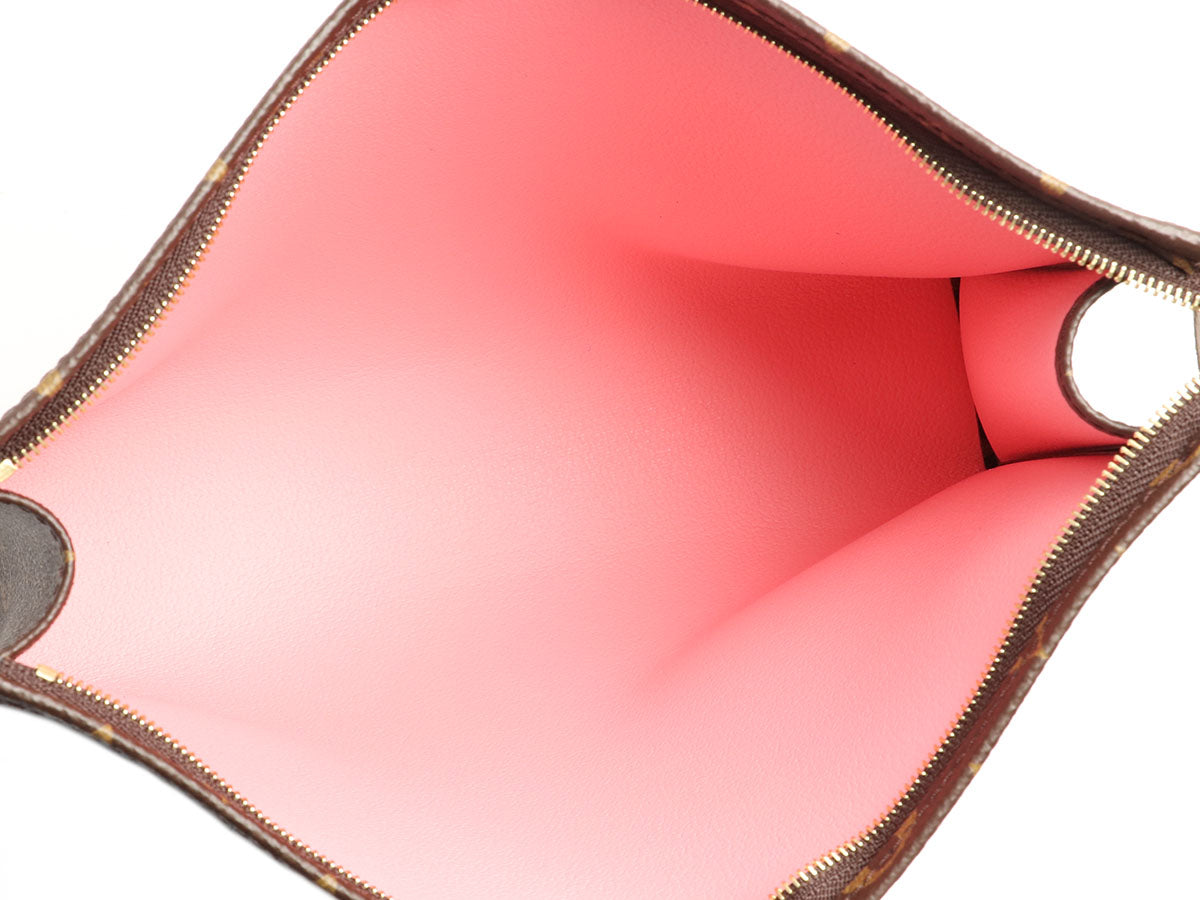 Louis Vuitton Monogram Toiletry Trio - Image 15