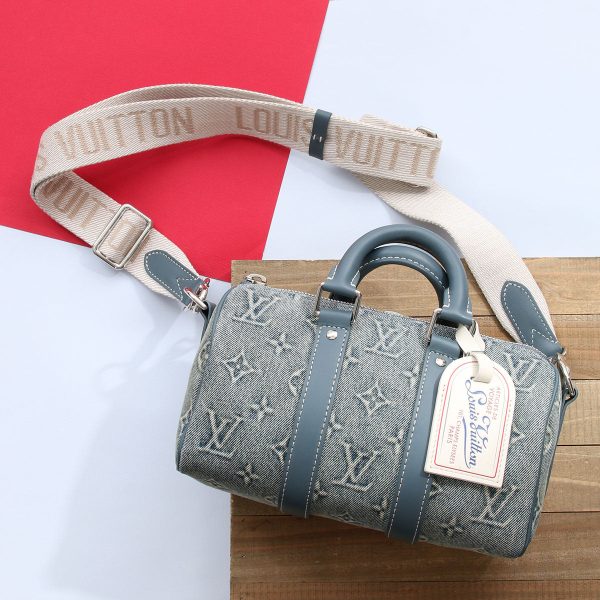 Louis Vuitton Washed Denim Keepall Bandoulière 25