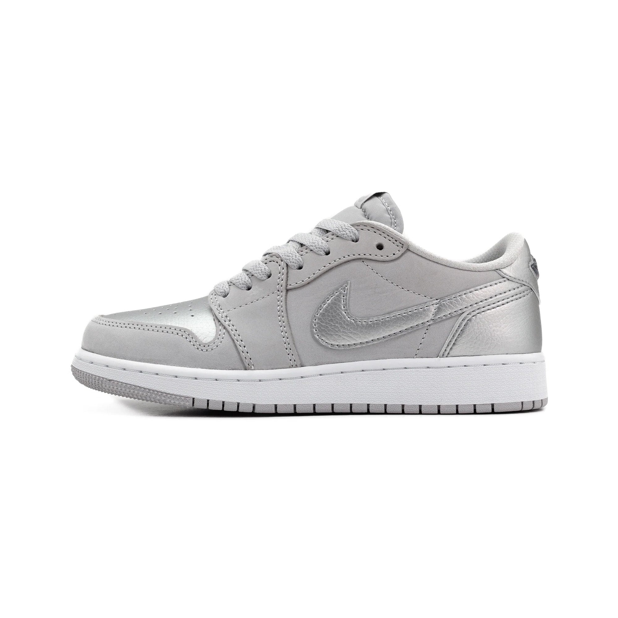 Air Jordan 1 Low OG 'Metallic Silver' GS (2024) - Image 3