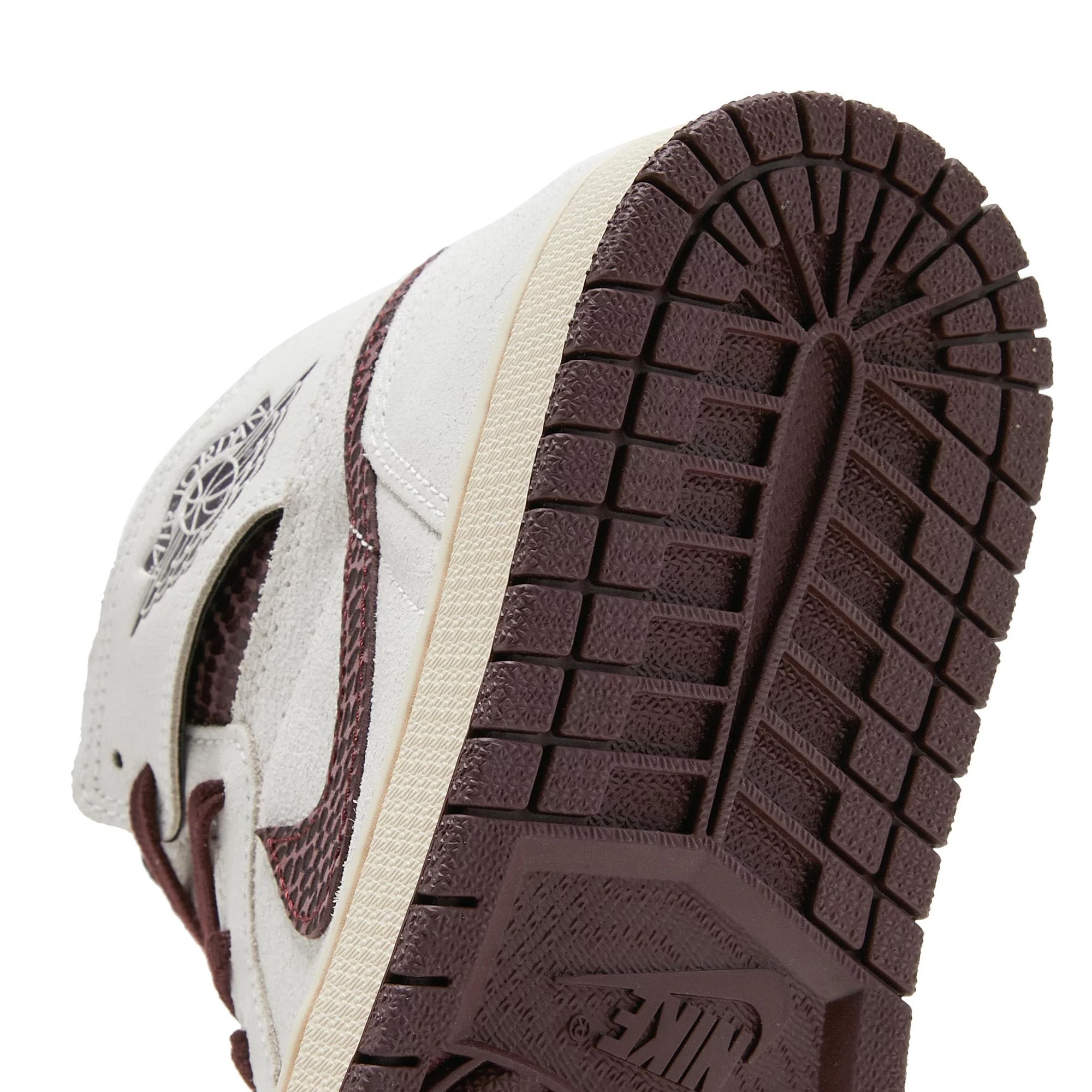 Air Jordan 1 High OG x A Ma Maniere (2021) - Image 8