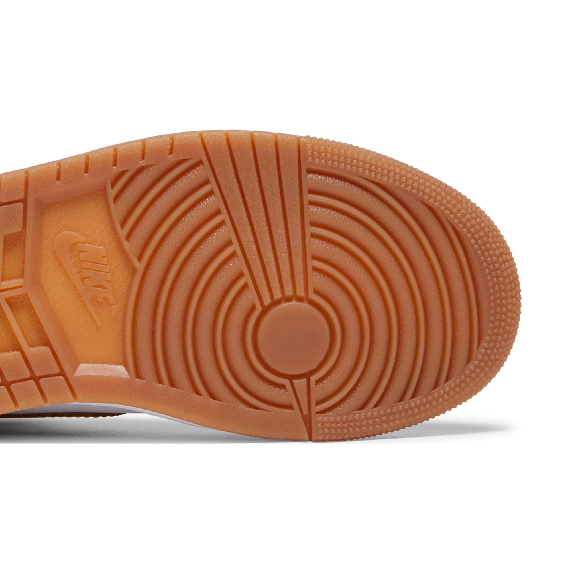 Air Jordan 1 High OG 'Metallic Gold' Women's (2024) - Image 7