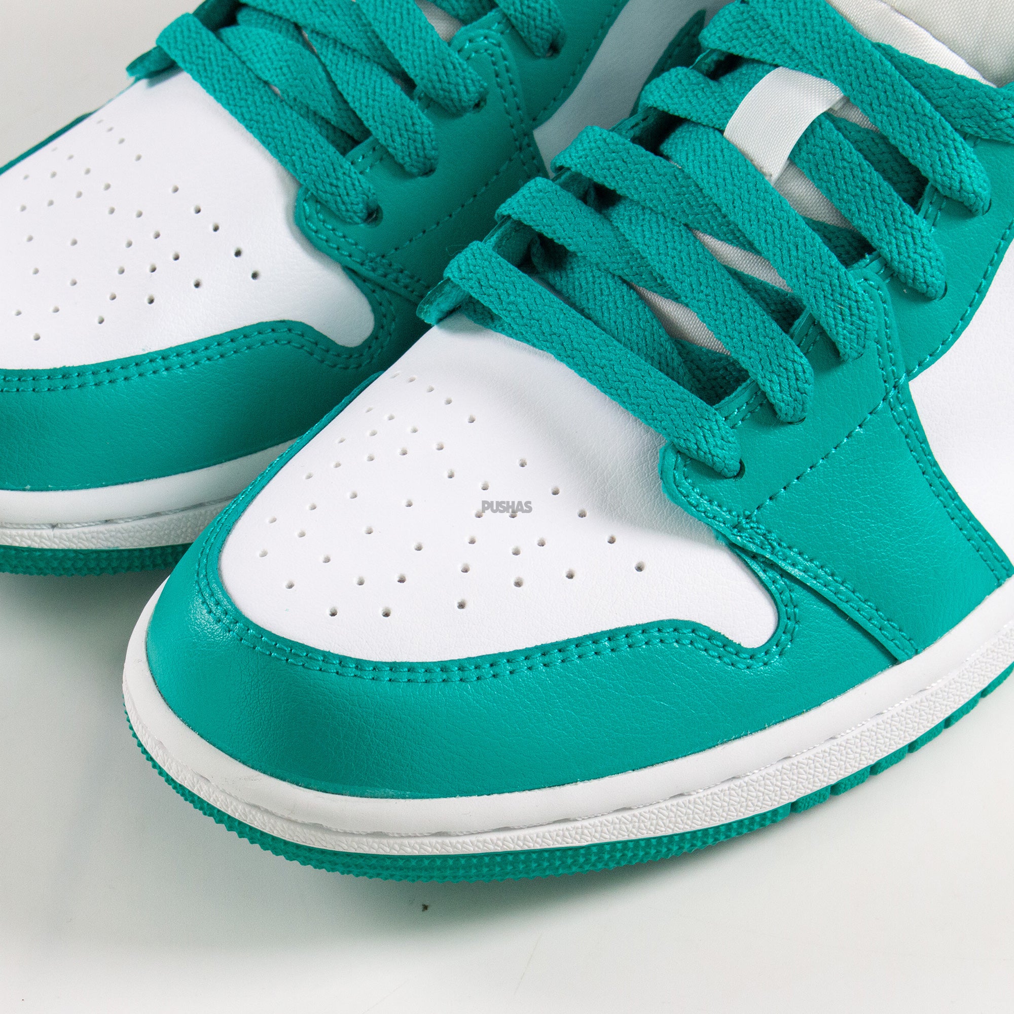 Air Jordan 1 Low 'New Emerald' Women's (2022) - Image 9